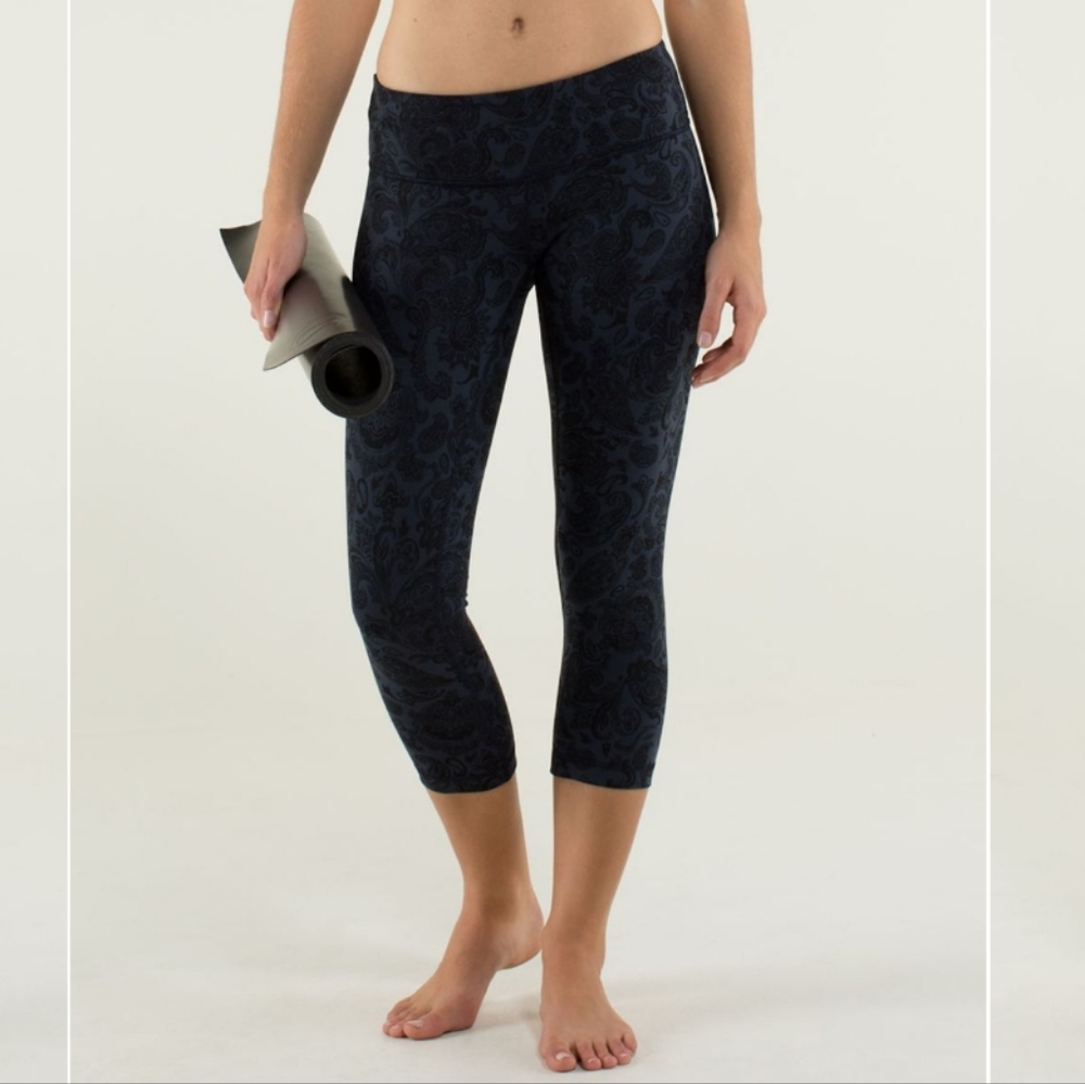 🍋Like New Lululemon Wunder Under Crop - Picture 3 of 11